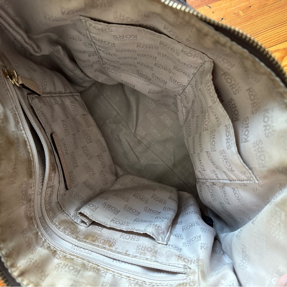 Michael Kors bag, in ok shape, cooor brown with MK logo all over - Picture 2 of 8